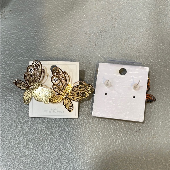Elegant Gold Butterfly Earrings - Picture 1 of 1